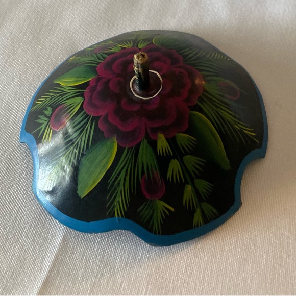Gorgeous Vintage Folk Art Hand Painted Floral Gourd Trinket Box with Lid - Picture 12 of 16